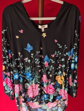 meraki Black Floral & Butterfly V-Neck Tunic Top